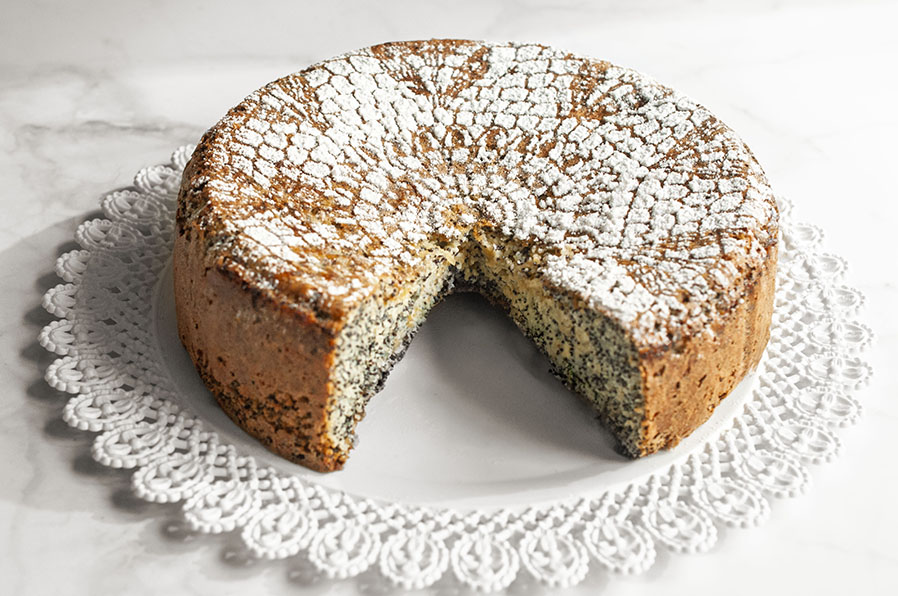 Torta di mandorle e semi di papavero
