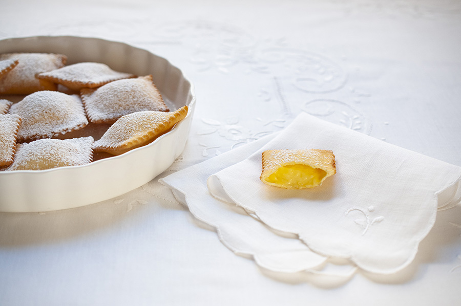 Biscotti di crema fritti