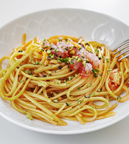Linguine with red prawns
