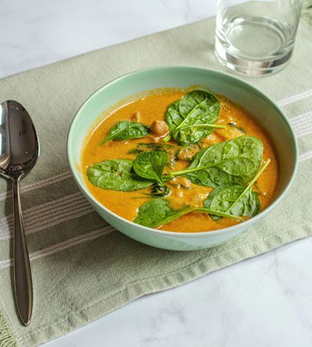 Curry rosso vegetariano con latte di cocco