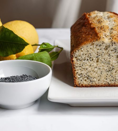 Plum cake al limone e semi di papavero