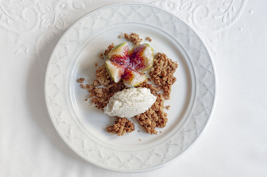 Chantilly di ricotta con fichi e crumble